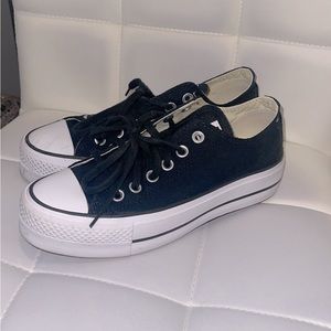 Women’s platform Converse